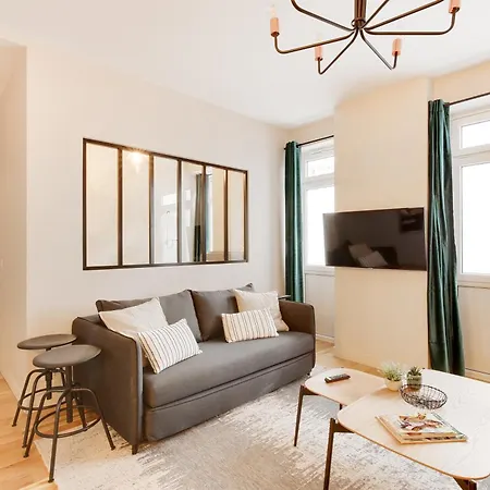 Explore Local Bakeries From A Boho Artist Loft Appartamento *