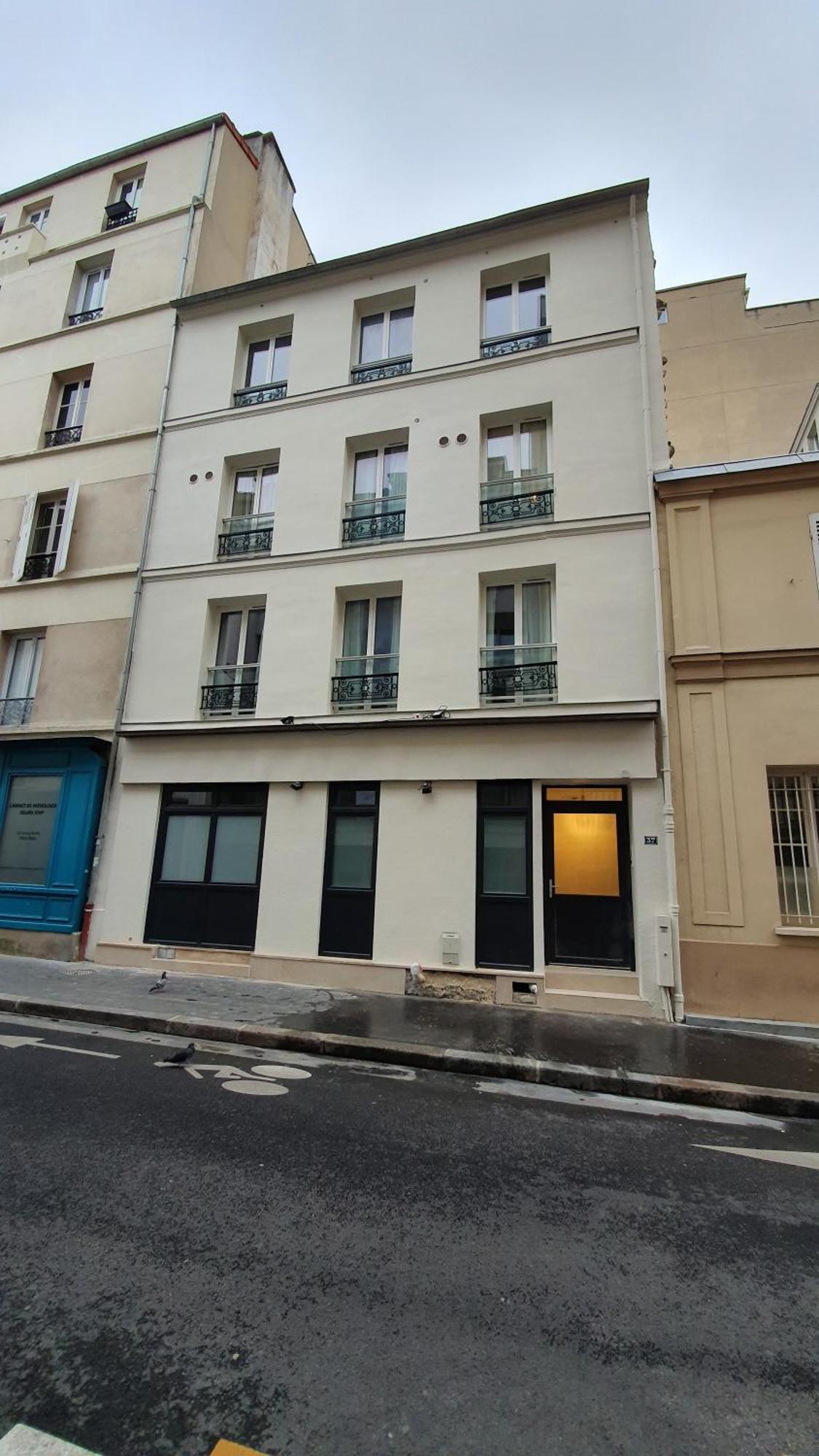 Explore Local Bakeries From A Boho Artist Loft Appartamento Parigi